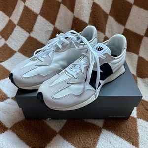 🖤 Women’s 8.5 New Balance 327 🖤 SO TRENDY AND CUTE!